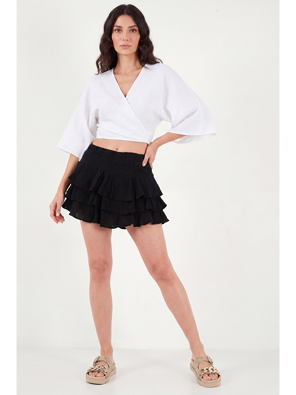 Siyah Pamuklu Regular Fit Fırfırlı Mini Müslin Kadın Şort Etek 5866662-1