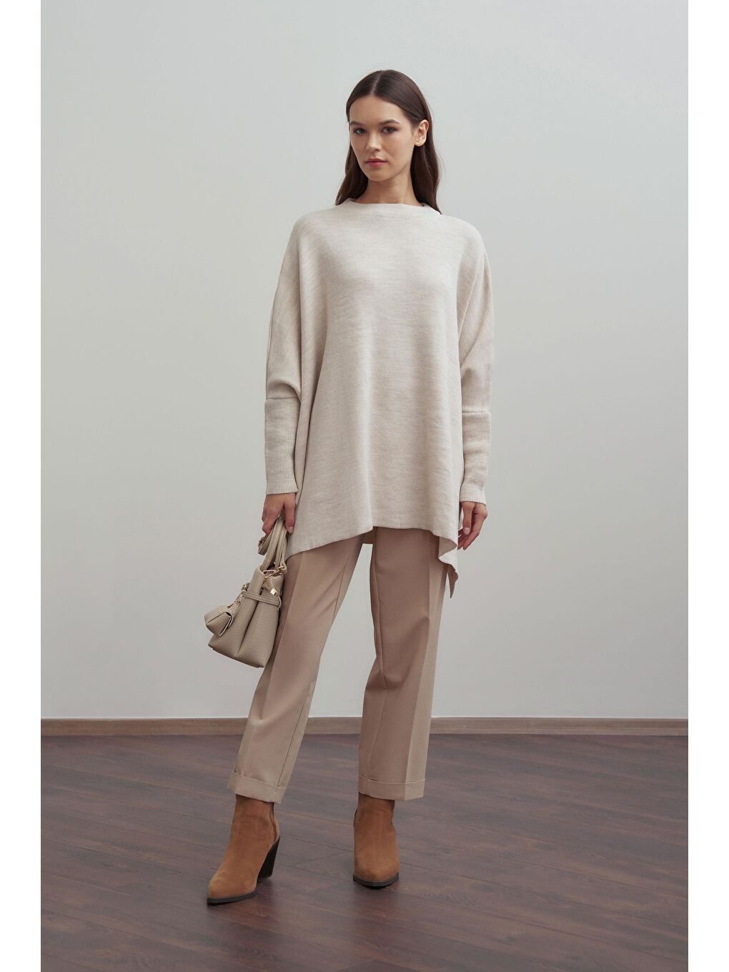 Bej Taş-Asimetrik Kesim Triko Kazak-1