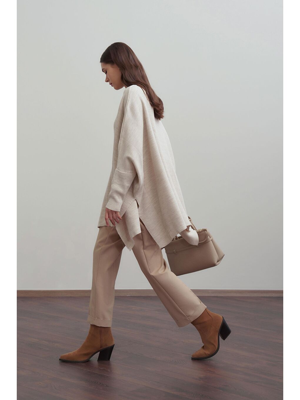 Bej Taş-Asimetrik Kesim Triko Kazak-2