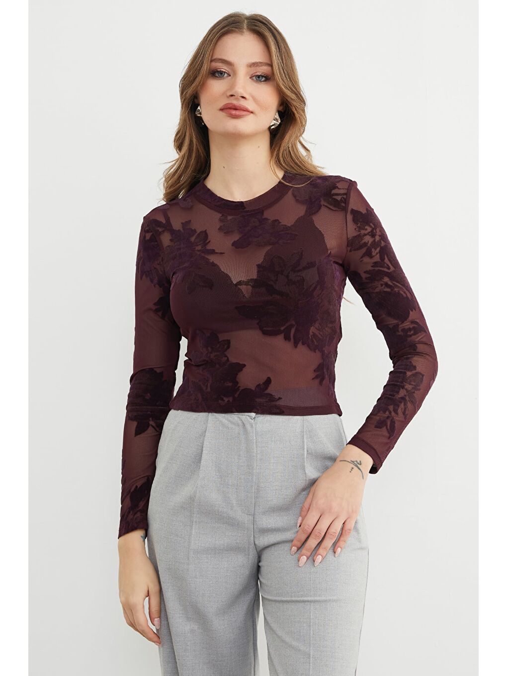 Mürdüm Beli Drapeli Çiçek Desenli Transparan Bluz-2