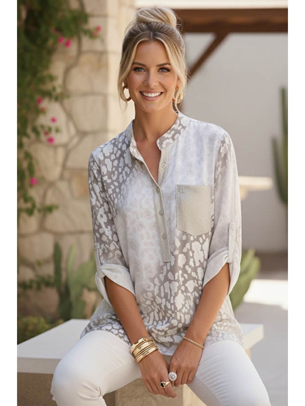 İtalyan Ekru Hakim Yaka Düğmeli 3/4 Kol Desenli Pullu Cepli Casual Viskon Bluz 75 60