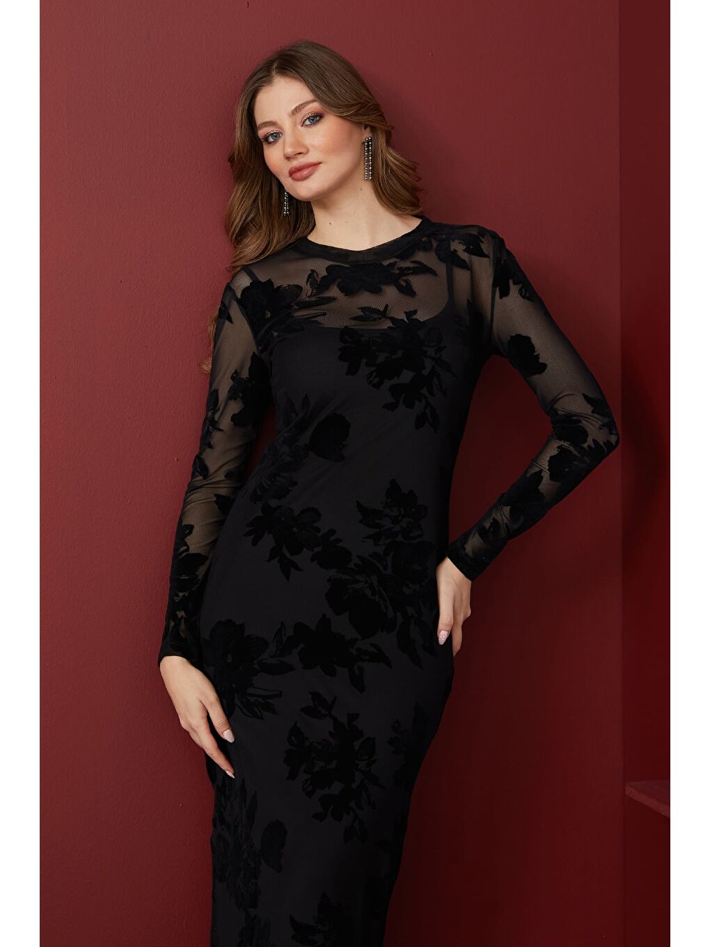 Siyah Kadife Detaylı Astarlı Maxi Boy Transparan Elbise-2