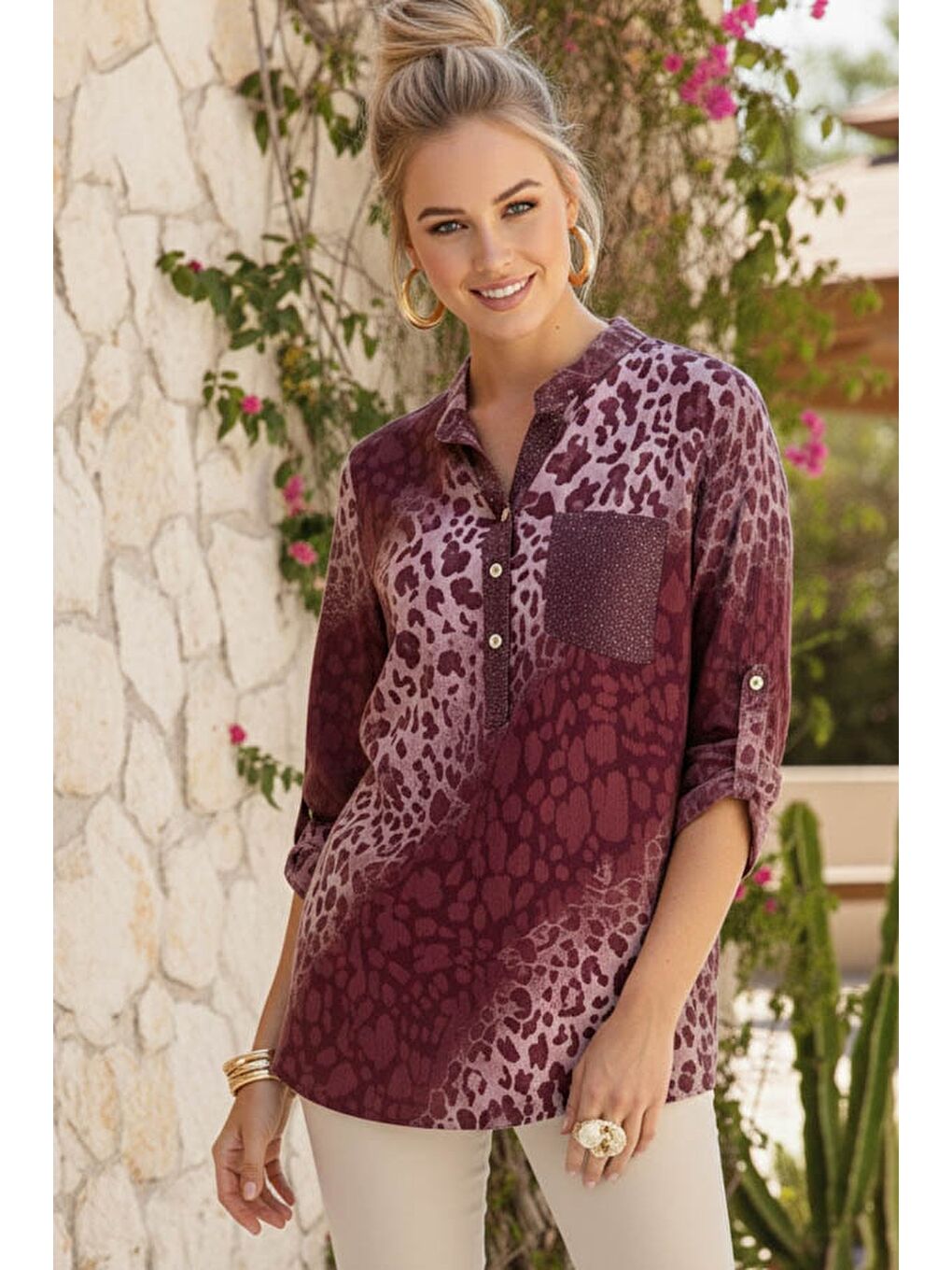 İtalyan Mürdüm Rengi Hakim Yaka Düğmeli 3/4 Kol Desenli Pullu Cepli Casual Viskon Bluz 75 60-2