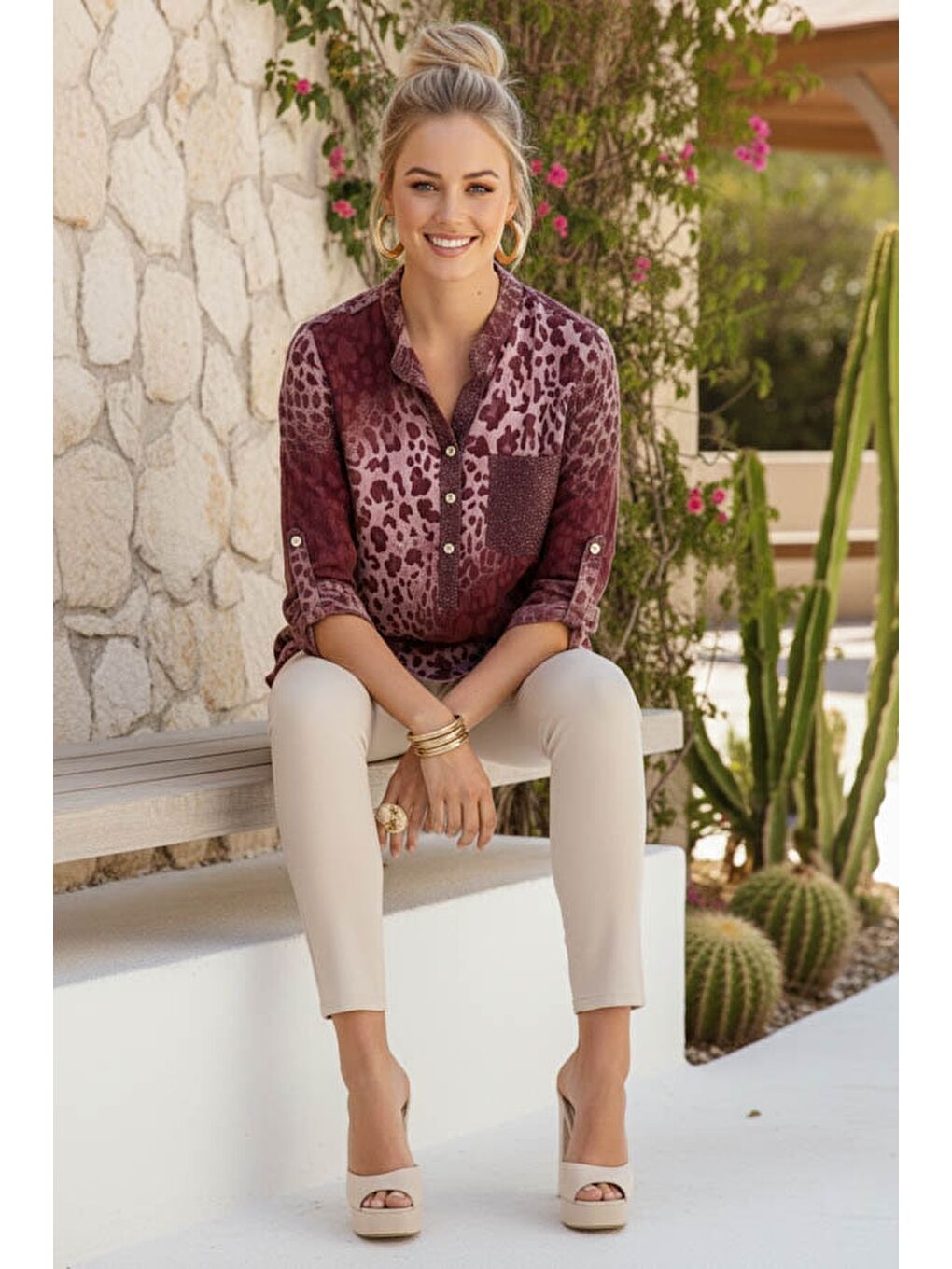 İtalyan Mürdüm Rengi Hakim Yaka Düğmeli 3/4 Kol Desenli Pullu Cepli Casual Viskon Bluz 75 60-3