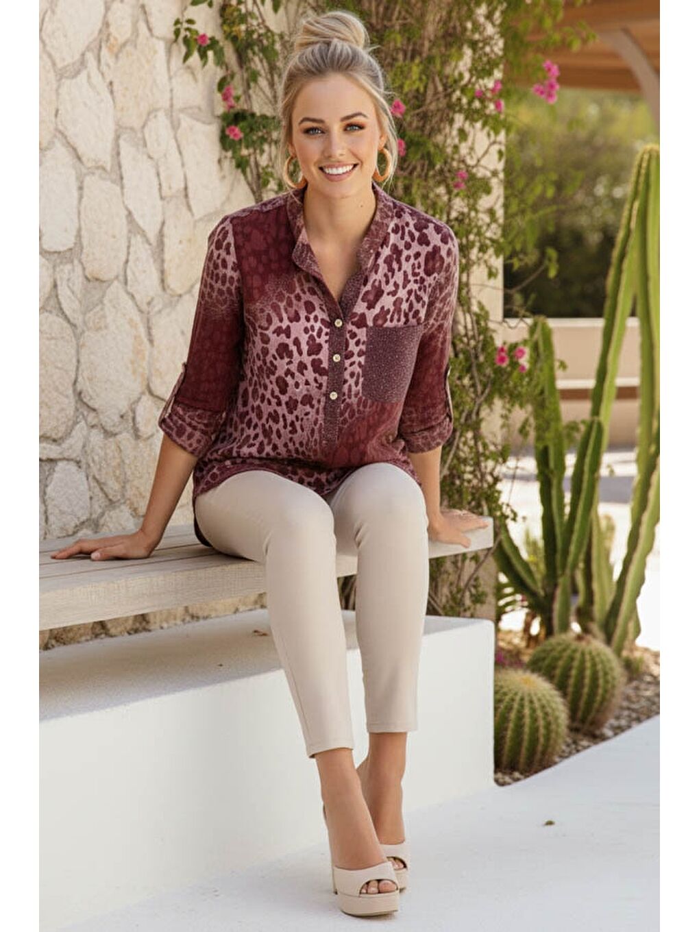 İtalyan Mürdüm Rengi Hakim Yaka Düğmeli 3/4 Kol Desenli Pullu Cepli Casual Viskon Bluz 75 60-4