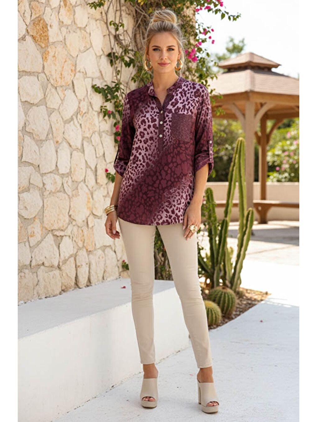 İtalyan Mürdüm Rengi Hakim Yaka Düğmeli 3/4 Kol Desenli Pullu Cepli Casual Viskon Bluz 75 60-5