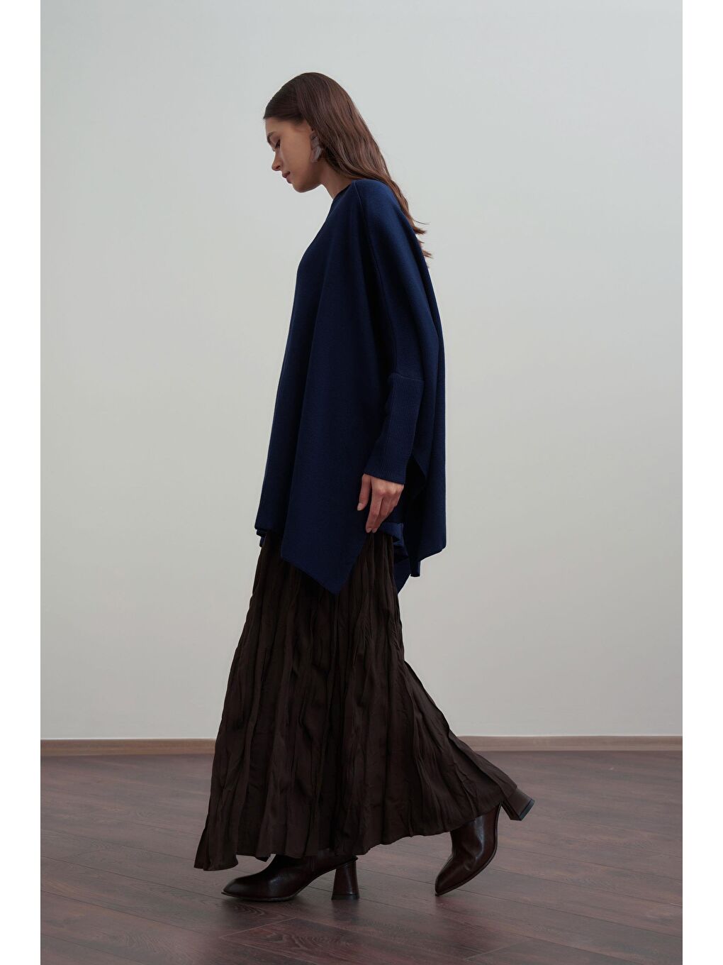 Lacivert-Asimetrik Kesim Triko Kazak-1