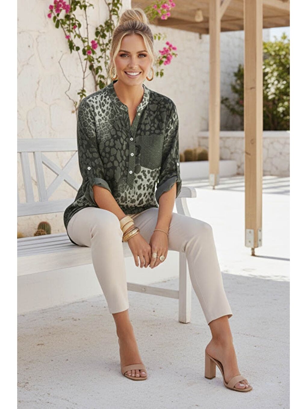 İtalyan Haki Hakim Yaka Düğmeli 3/4 Kol Desenli Pullu Cepli Casual Viskon Bluz 75 60-4