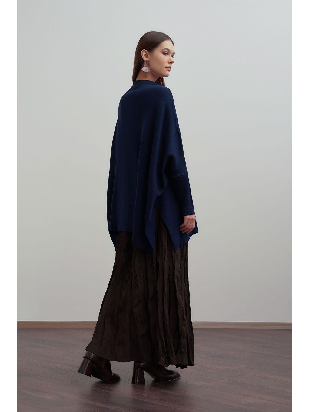 Lacivert-Asimetrik Kesim Triko Kazak-2