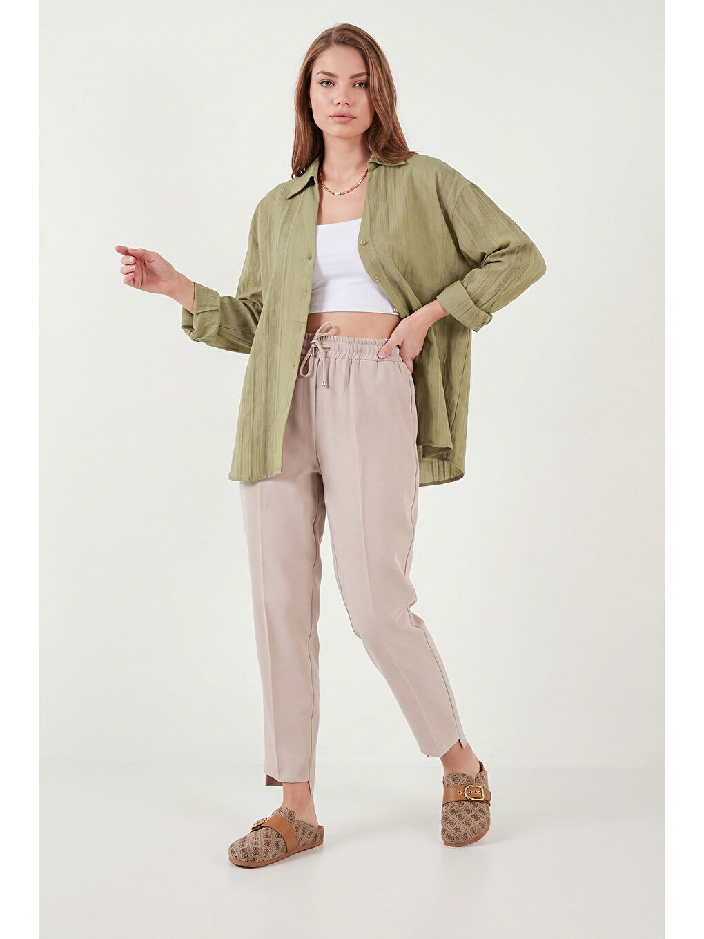 Haki Rahat Kesim Viskon Karışımlı Uzun Kollu Kadın Gömlek 6834914-2