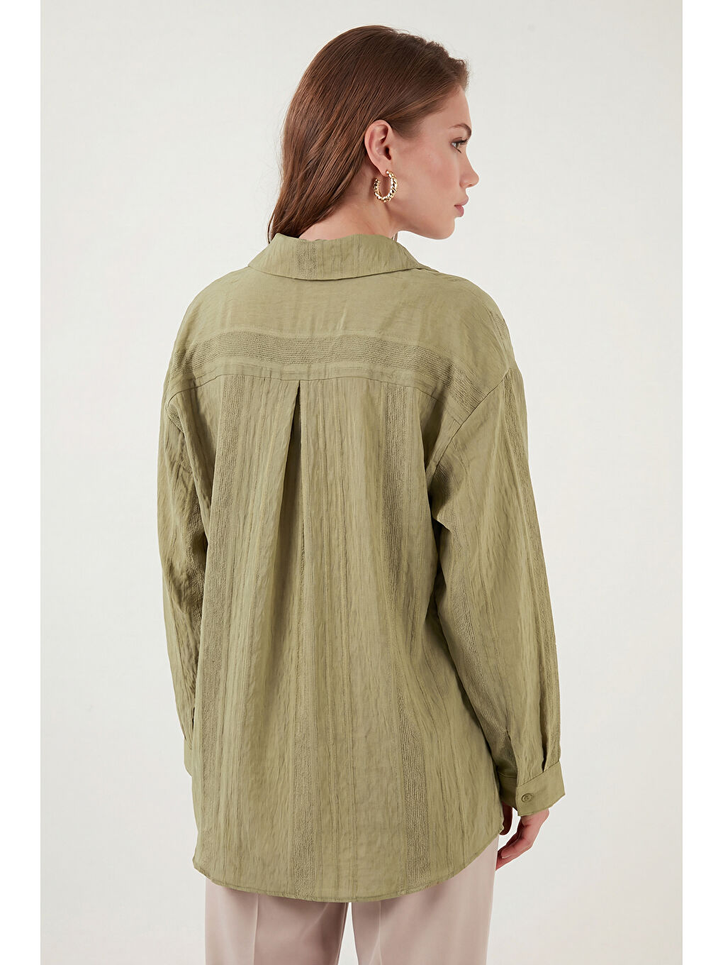Haki Rahat Kesim Viskon Karışımlı Uzun Kollu Kadın Gömlek 6834914-5