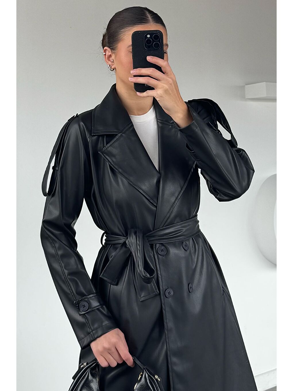 Siyah Kadın Bel Kuşak Detaylı Ön Düğmeli Suni Deri Trençkot-2