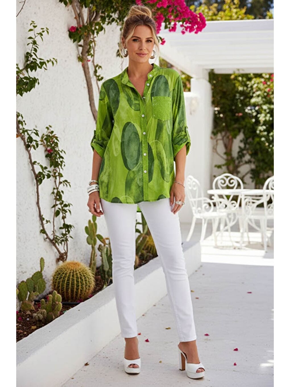 İtalyan Fıstık Yeşili Hakim Yaka Düğmeli 3/4 Kol Geometrik Desenli Pullu Cepli Viskon Bluz 75 65-4