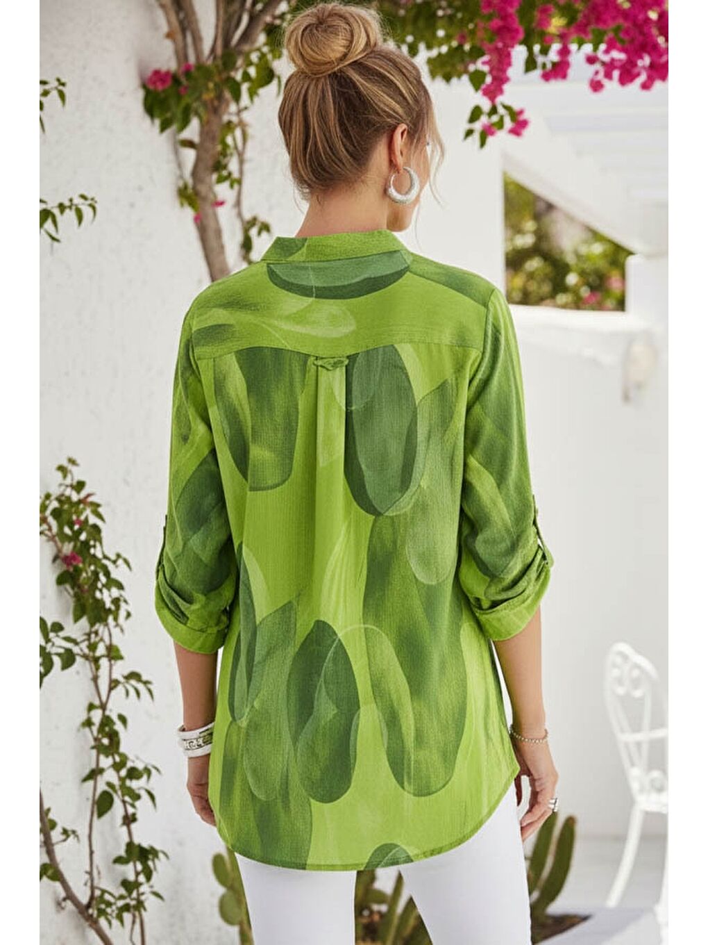 İtalyan Fıstık Yeşili Hakim Yaka Düğmeli 3/4 Kol Geometrik Desenli Pullu Cepli Viskon Bluz 75 65-6