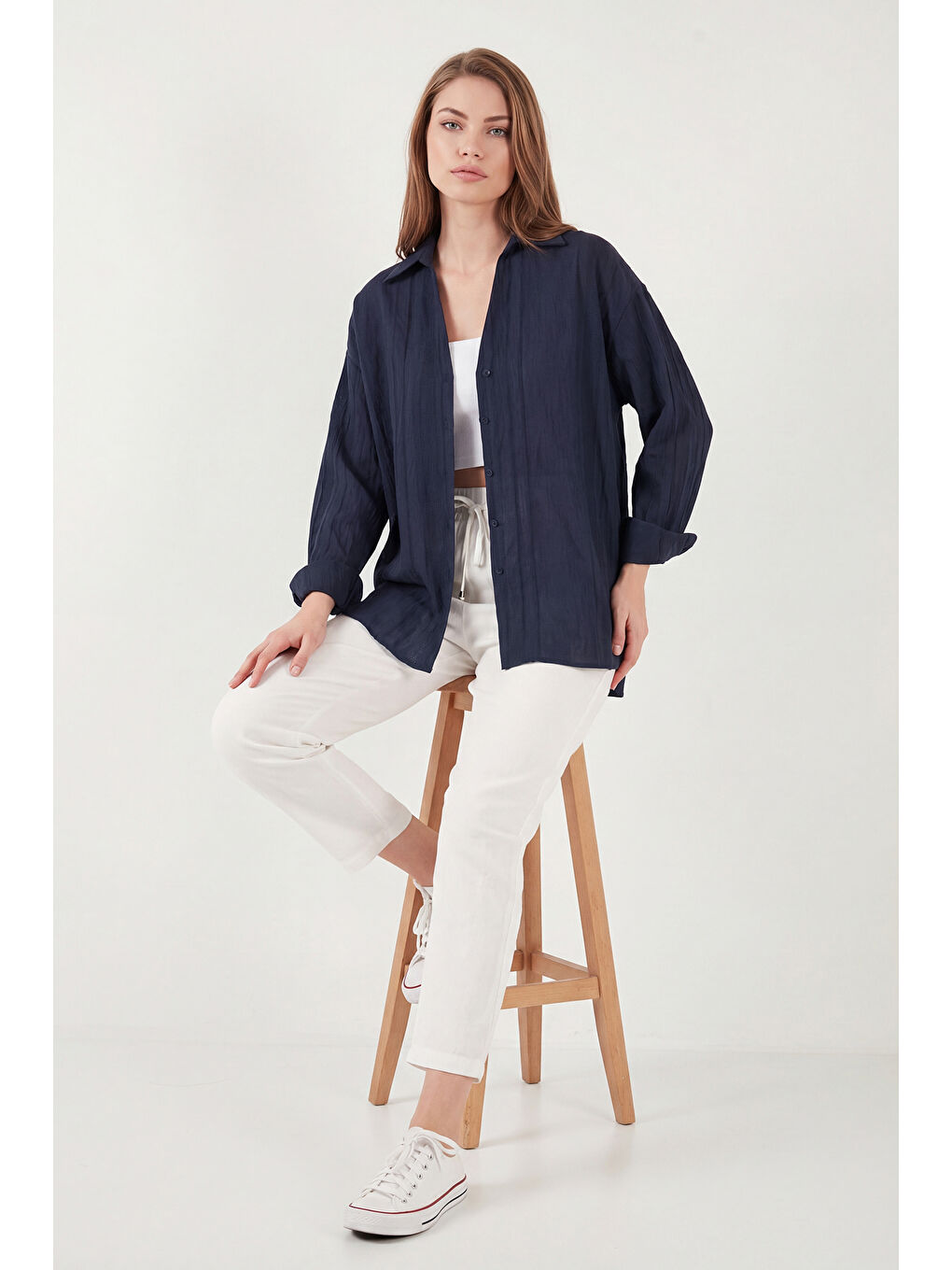 Lacivert Rahat Kesim Viskon Karışımlı Uzun Kollu Kadın Gömlek 6834914-3