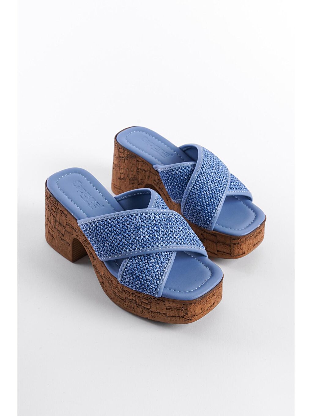 Mavi Mantar Platform Tabanlı Hasır Çapraz Bantlı Kadın Terlik