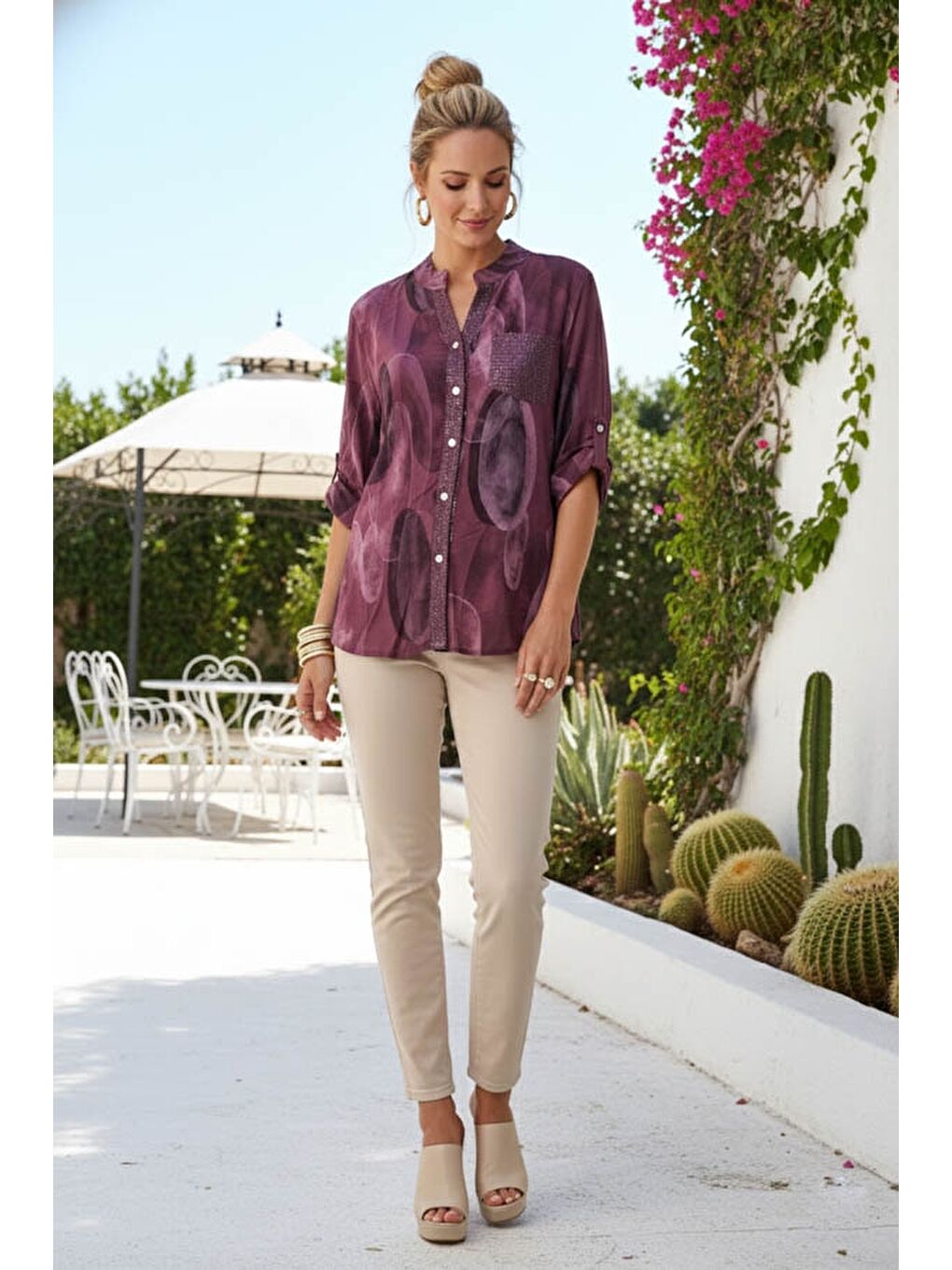 İtalyan Mürdüm Rengi Hakim Yaka Düğmeli 3/4 Kol Geometrik Desenli Pullu Cepli Viskon Bluz 75 65-4