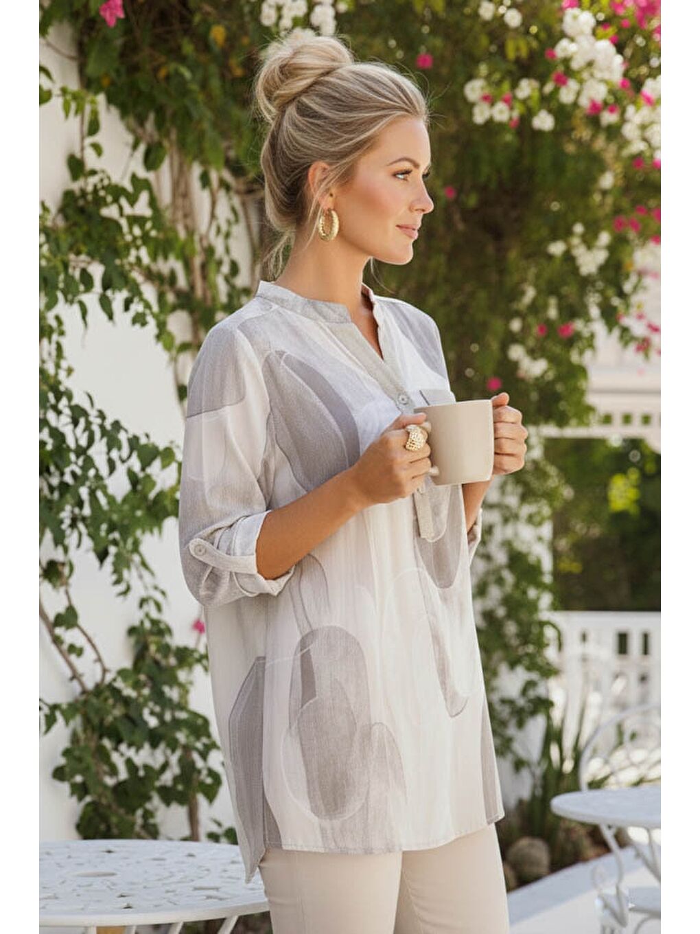 İtalyan Beyaz Hakim Yaka Düğmeli 3/4 Kol Geometrik Desenli Pullu Cepli Casual Viskon Bluz 75 60-3