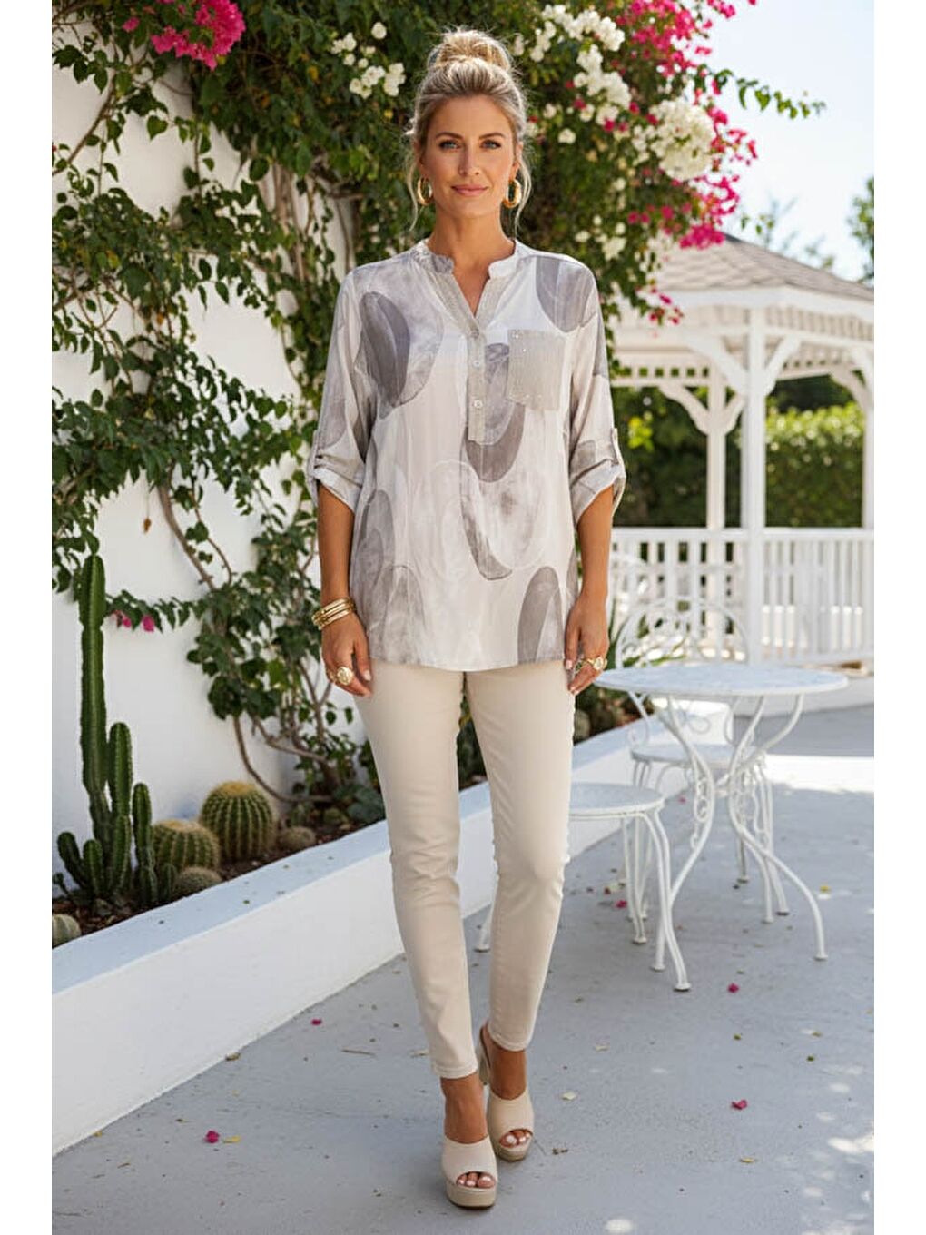 İtalyan Beyaz Hakim Yaka Düğmeli 3/4 Kol Geometrik Desenli Pullu Cepli Casual Viskon Bluz 75 60-5