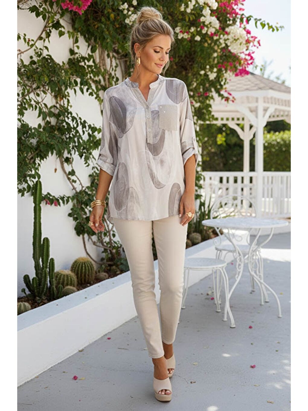 İtalyan Beyaz Hakim Yaka Düğmeli 3/4 Kol Geometrik Desenli Pullu Cepli Casual Viskon Bluz 75 60-6