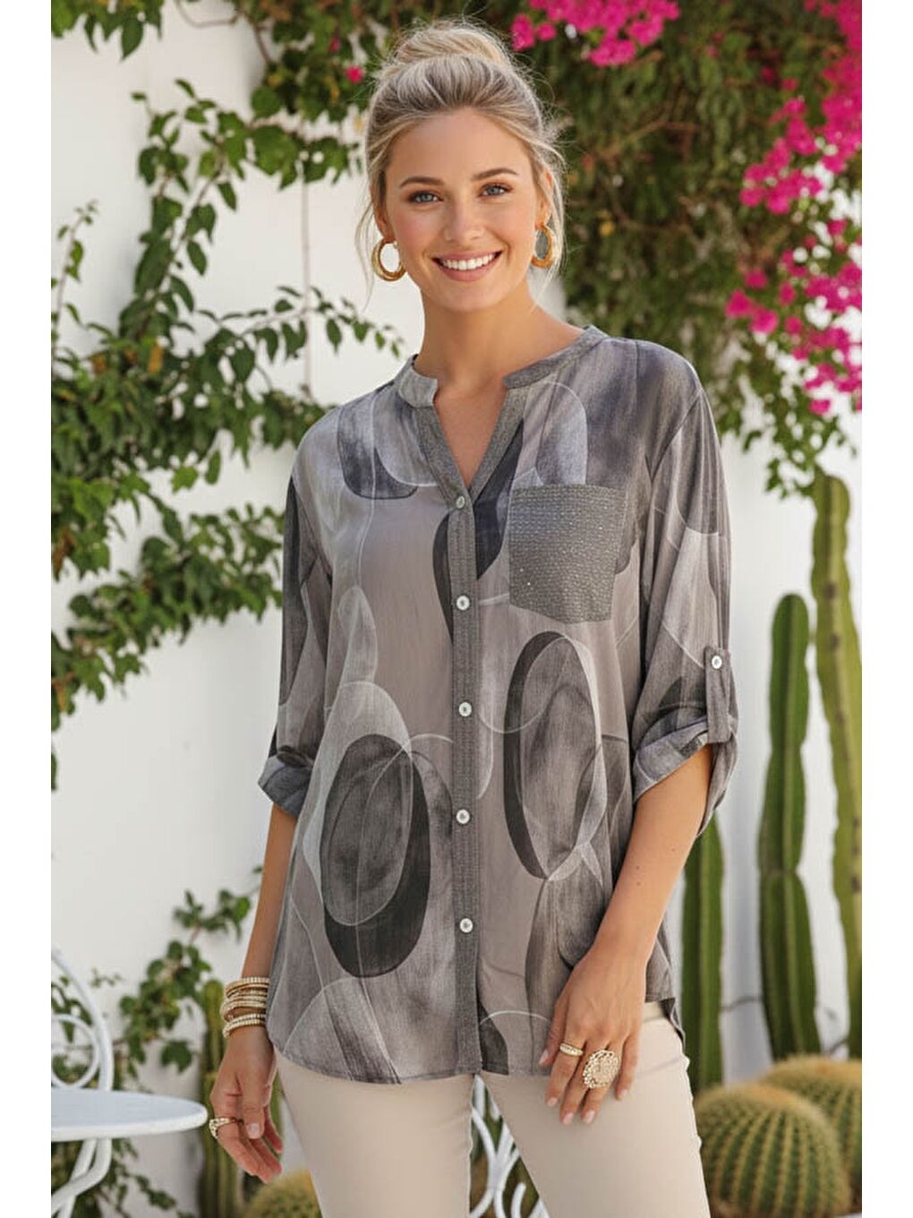 Bej İtalyan Vizon Hakim Yaka Düğmeli 3/4 Kol Geometrik Desenli Pullu Cepli Casual Viskon Bluz 75 65-1