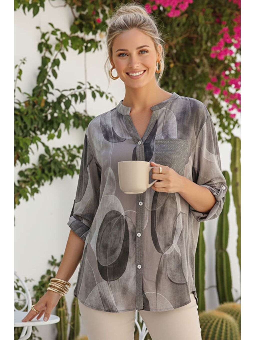 Bej İtalyan Vizon Hakim Yaka Düğmeli 3/4 Kol Geometrik Desenli Pullu Cepli Casual Viskon Bluz 75 65-2