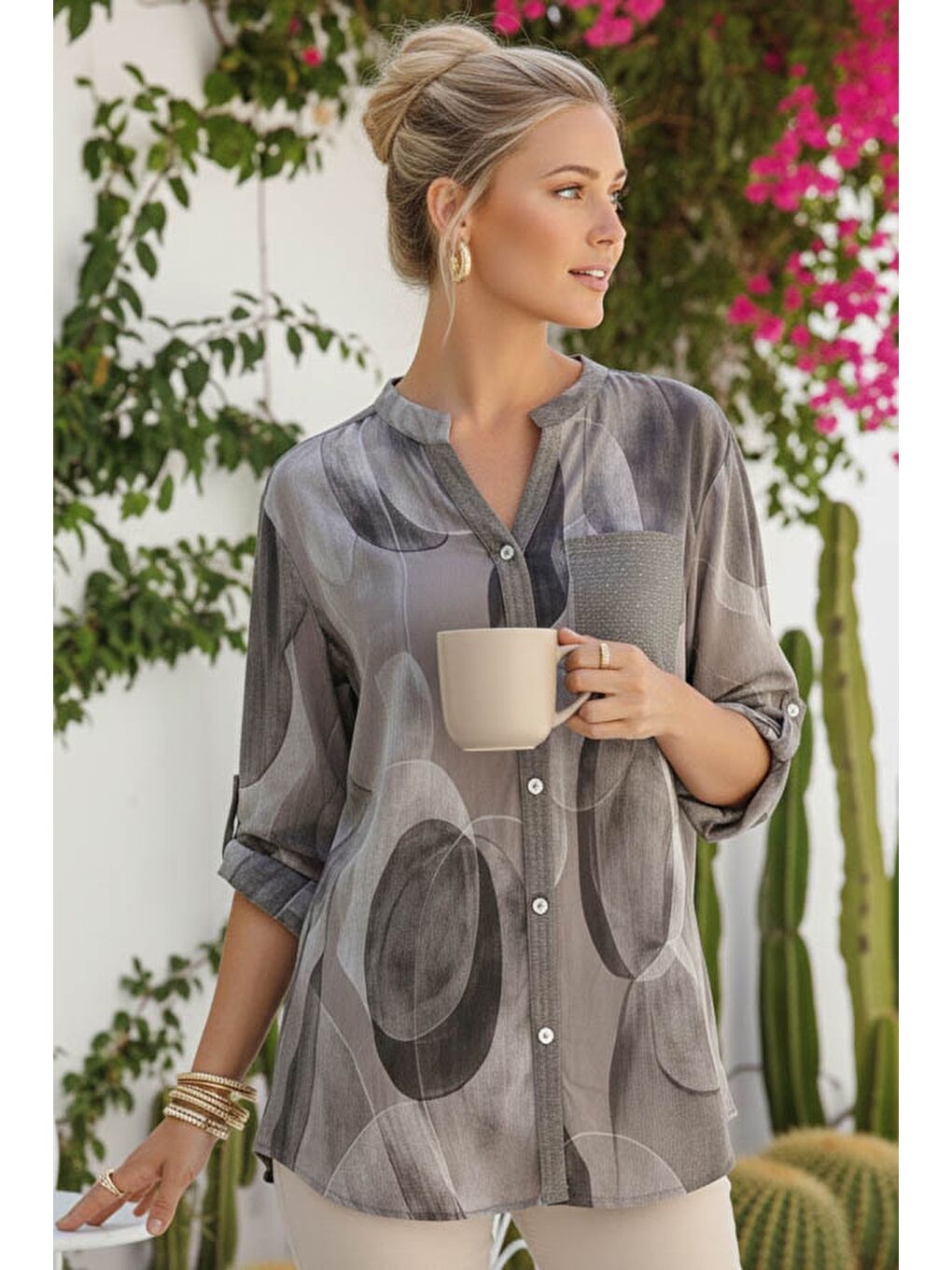 Bej İtalyan Vizon Hakim Yaka Düğmeli 3/4 Kol Geometrik Desenli Pullu Cepli Casual Viskon Bluz 75 65-3