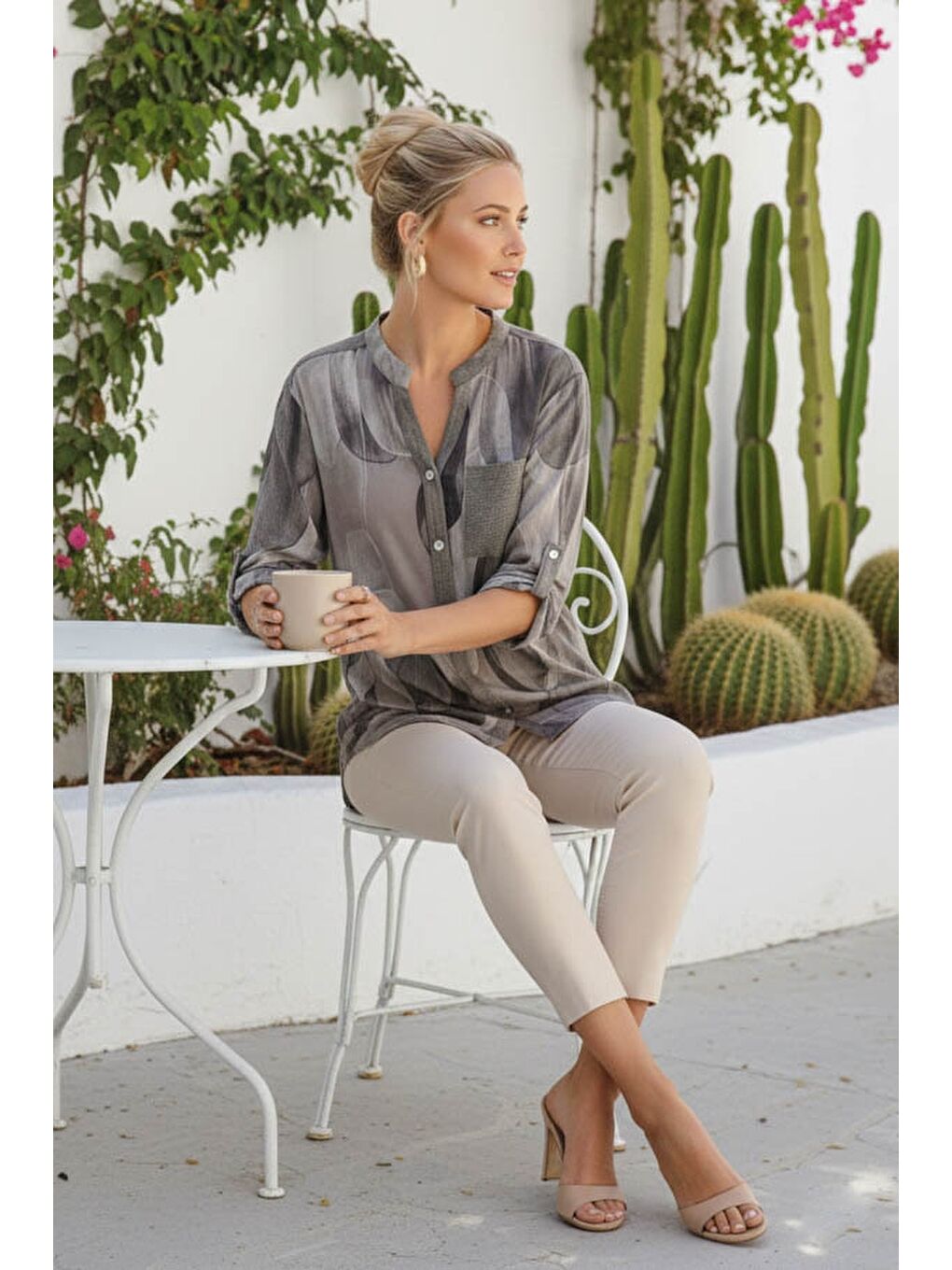 Bej İtalyan Vizon Hakim Yaka Düğmeli 3/4 Kol Geometrik Desenli Pullu Cepli Casual Viskon Bluz 75 65-4