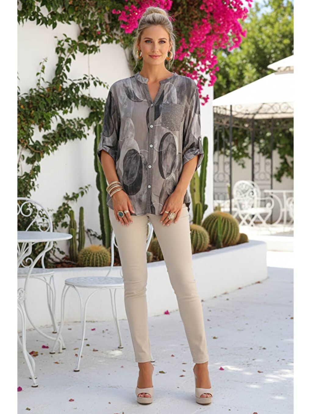 Bej İtalyan Vizon Hakim Yaka Düğmeli 3/4 Kol Geometrik Desenli Pullu Cepli Casual Viskon Bluz 75 65-5