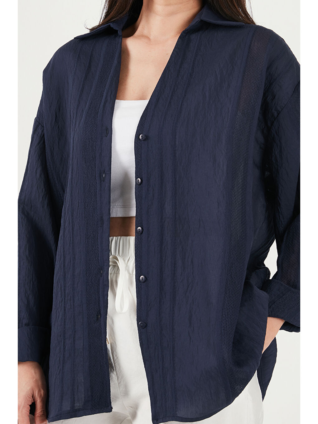 Lacivert Rahat Kesim Viskon Karışımlı Uzun Kollu Kadın Gömlek 6834914-5