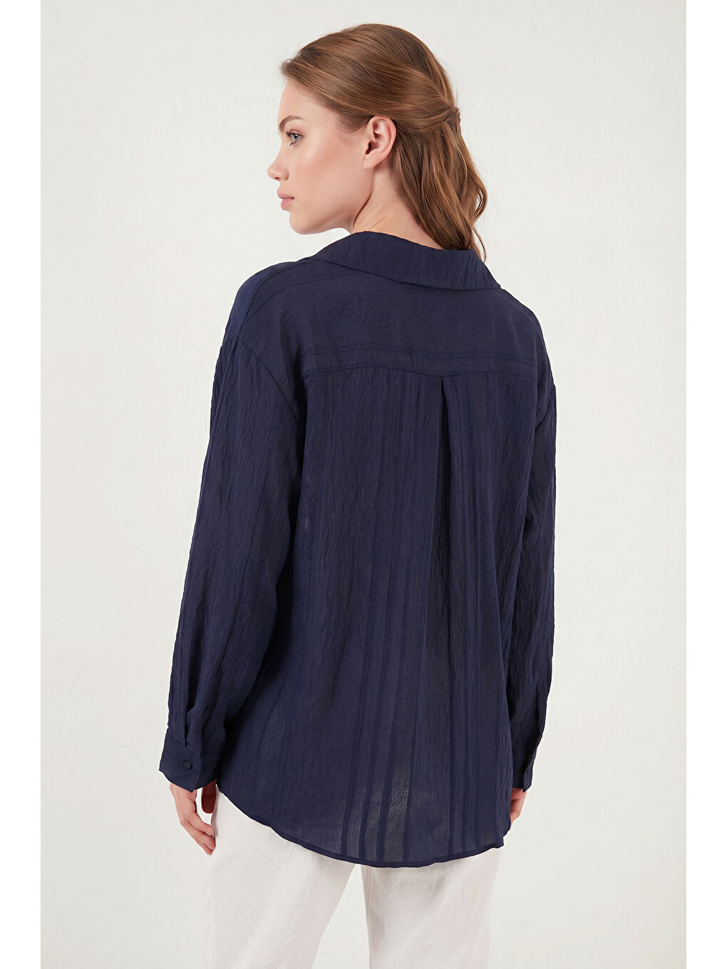 Lacivert Rahat Kesim Viskon Karışımlı Uzun Kollu Kadın Gömlek 6834914-6