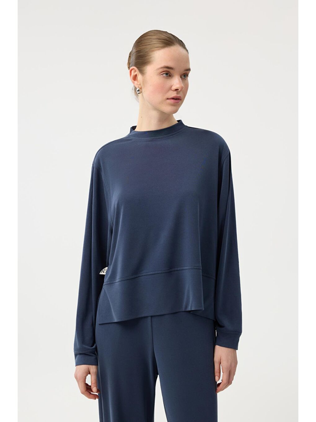 Modal Cupra Yırtmaçlı Kısa Sweatshirt Lacivert-1