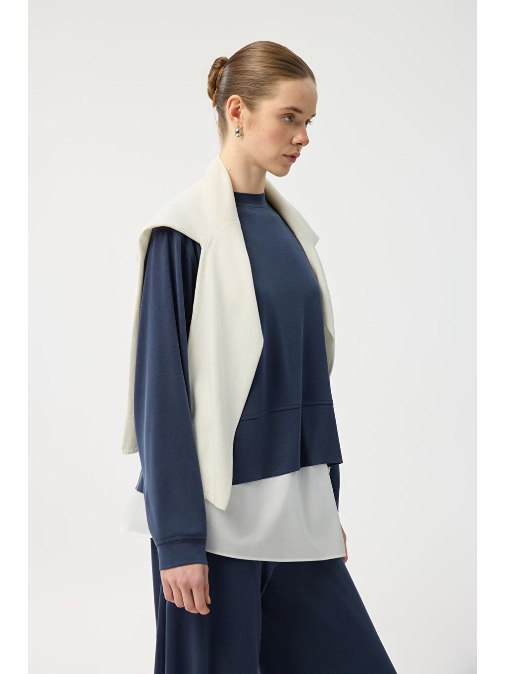 Modal Cupra Yırtmaçlı Kısa Sweatshirt Lacivert-3