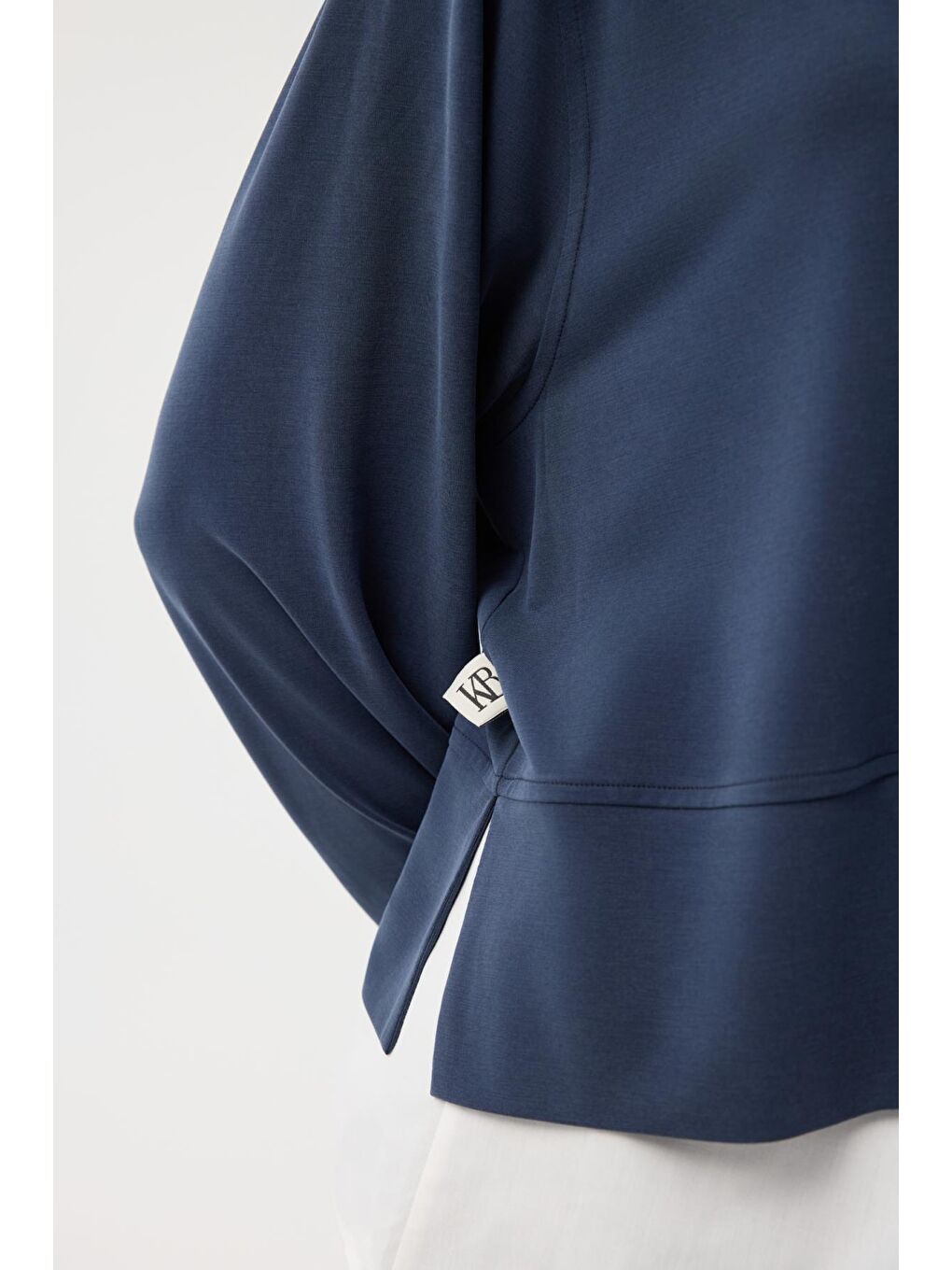 Modal Cupra Yırtmaçlı Kısa Sweatshirt Lacivert-4