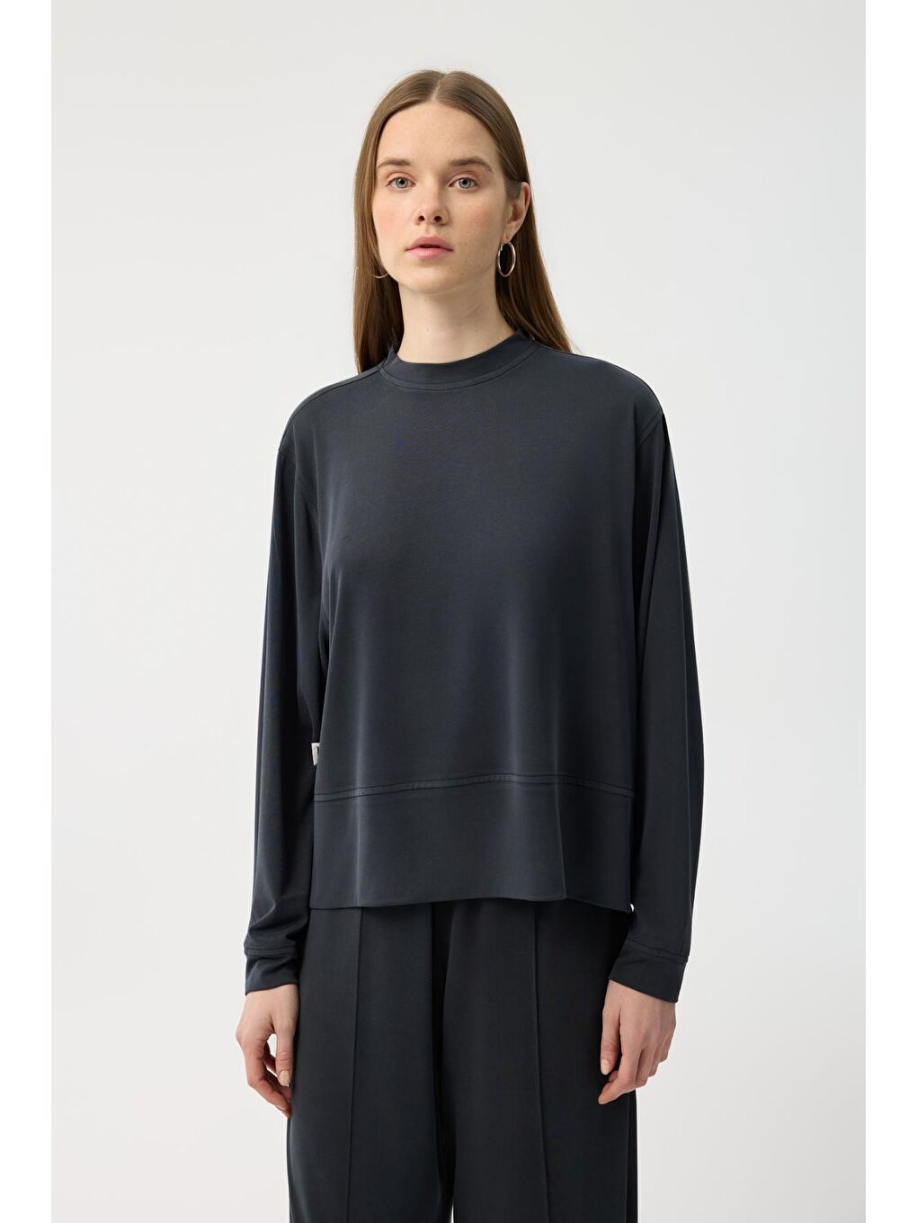 Modal Cupra Yırtmaçlı Kısa Sweatshirt Siyah