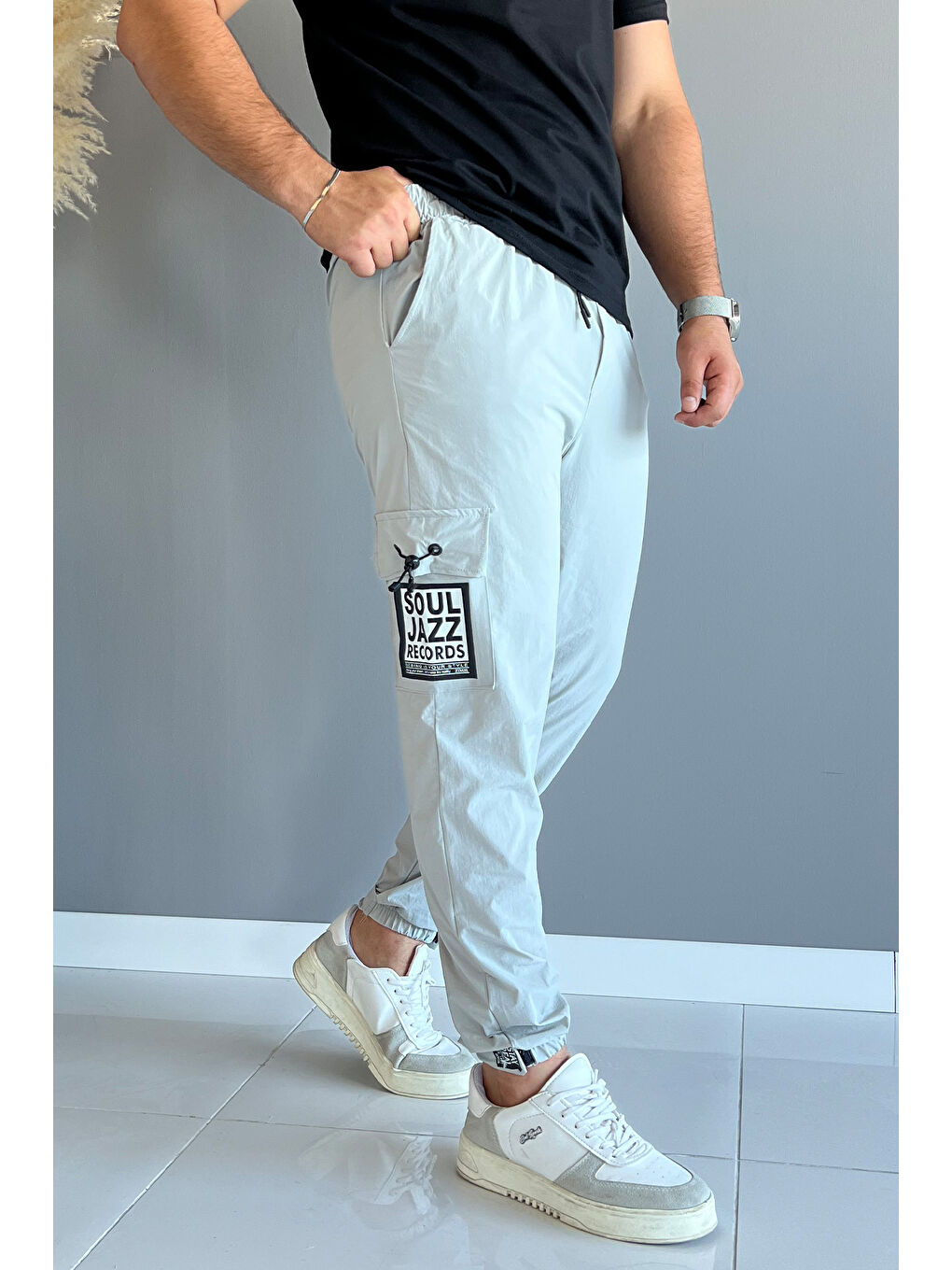 Mishar İtalia Gri Paraşüt Paça Cırtlı Slim Fit Jogger Pantolon