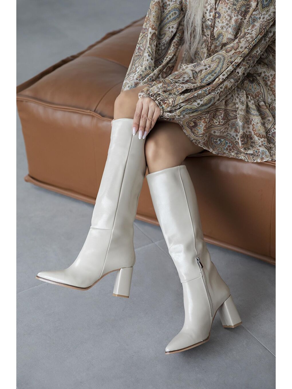 Sawyer Kadın Sivri Burun Kırışık Deri Çizme Bej-2