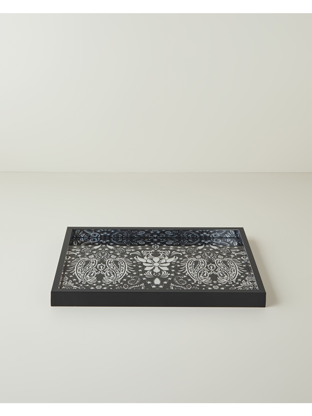 Solene Cam Dekoratif Tepsi 30x42 Cm Siyah - Beyaz