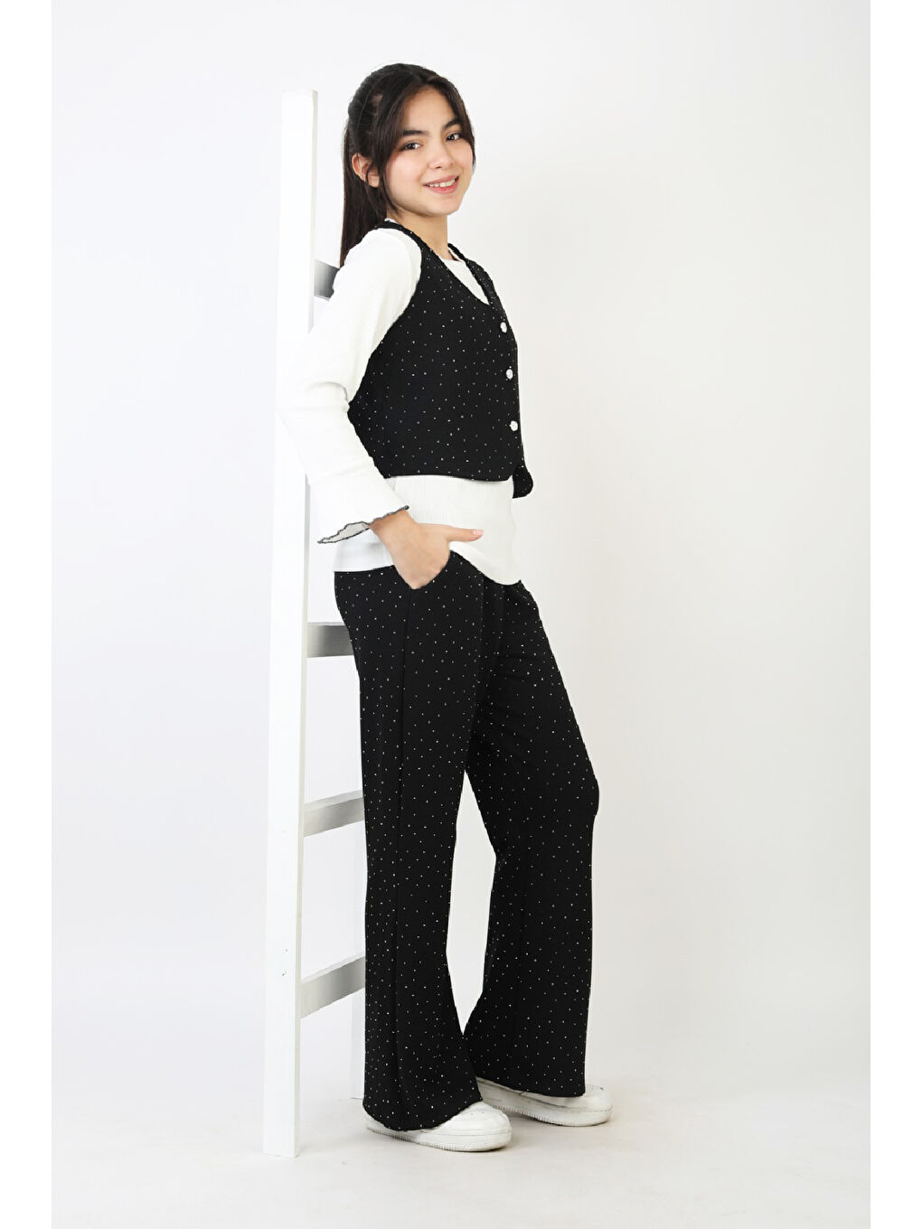 Siyah Kız Çocuk 3'lü Takım-Yelekli,Taş Süslemeli ve Geniş Paçalı 12515-1