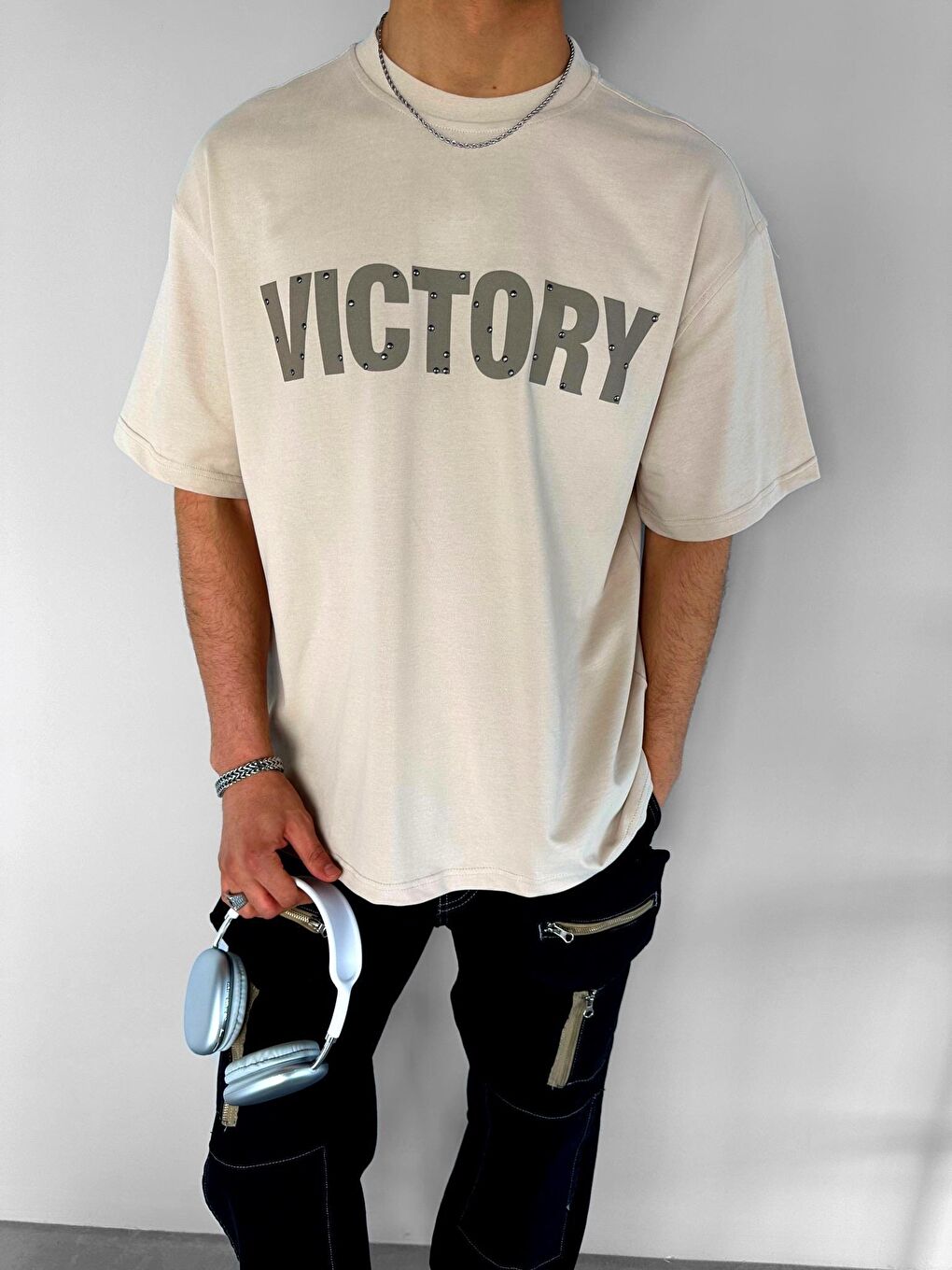 ablukaonline Erkek Bol Kesim 'Victory' Baskılı Taşlı T-Shirt Bej