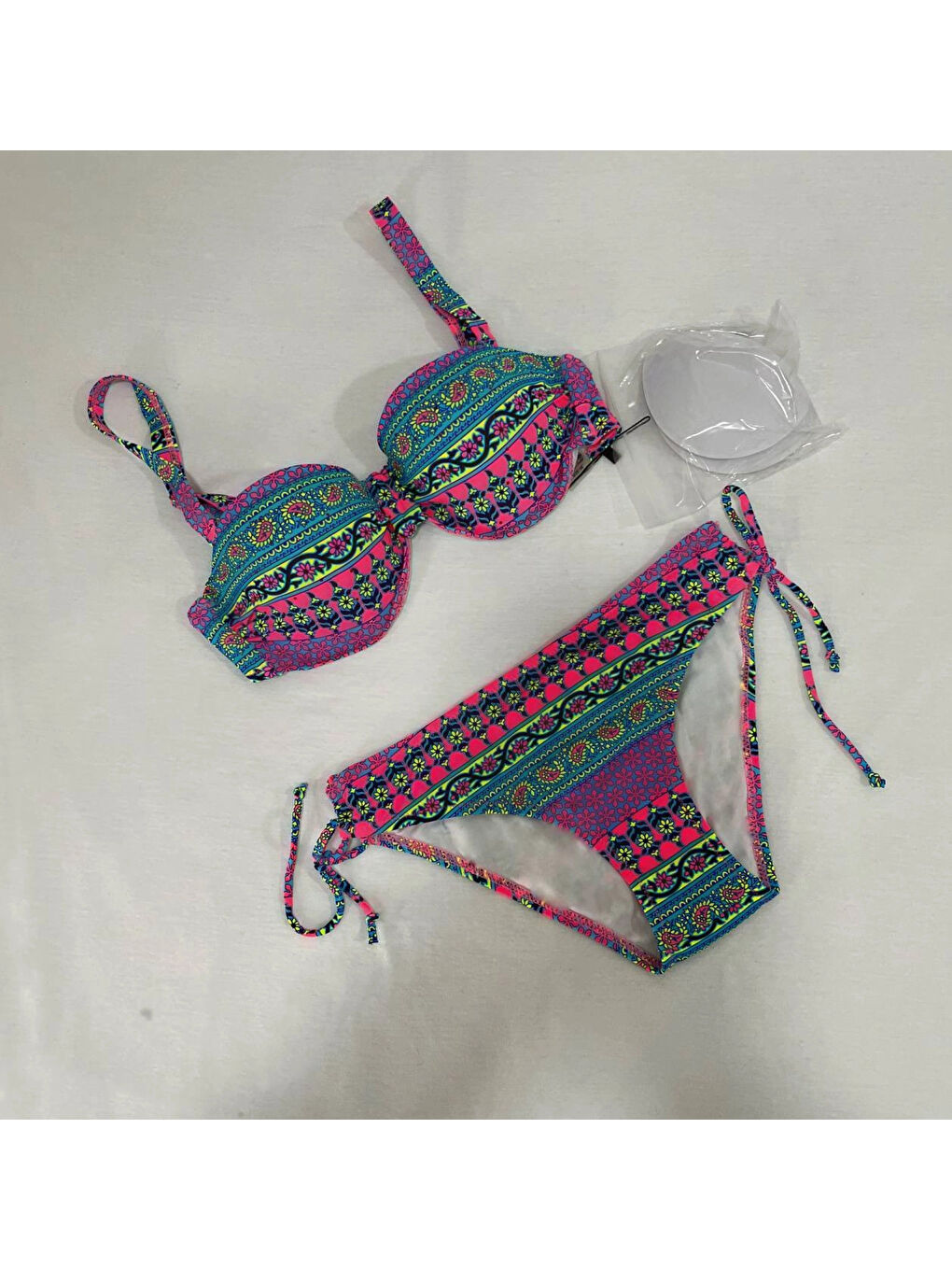 Kadın Fuşya Çok Renkli Etnik Desen Atarlı Bikini Takımı HZL25S-LC8004