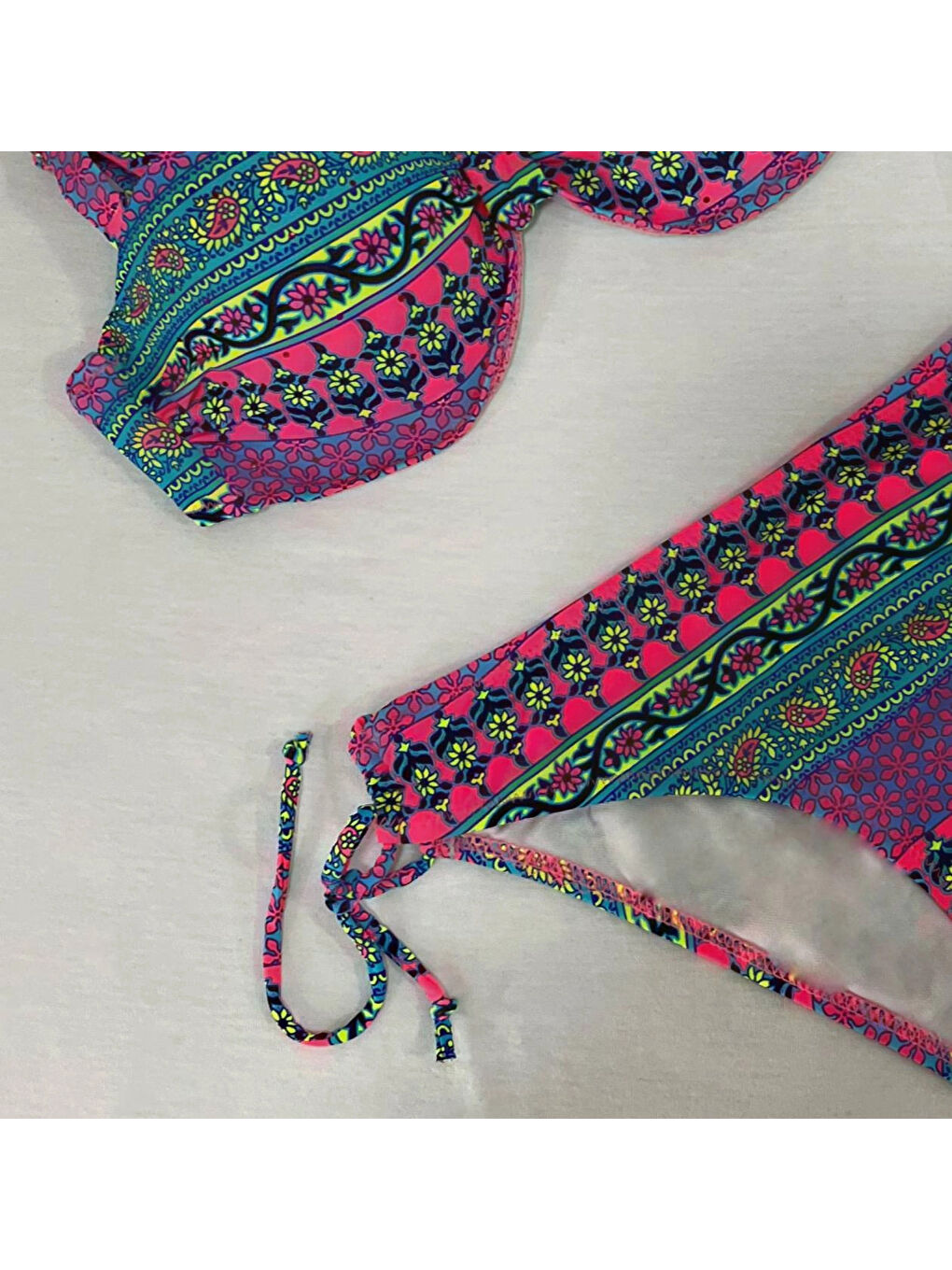 Kadın Fuşya Çok Renkli Etnik Desen Atarlı Bikini Takımı HZL25S-LC8004-3