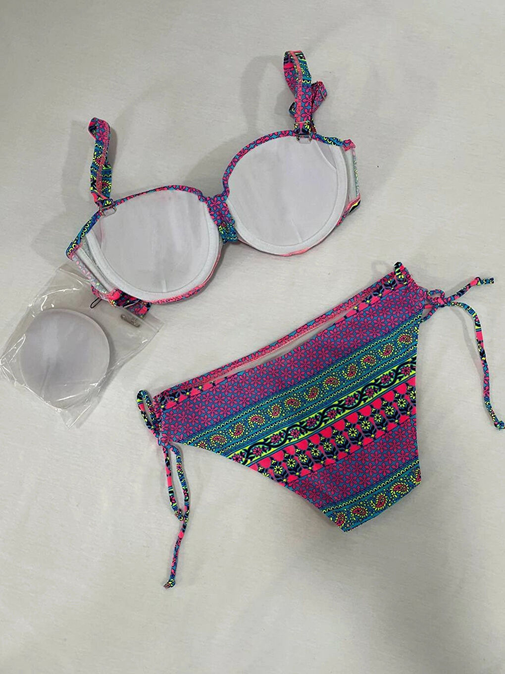 Kadın Fuşya Çok Renkli Etnik Desen Atarlı Bikini Takımı HZL25S-LC8004-4