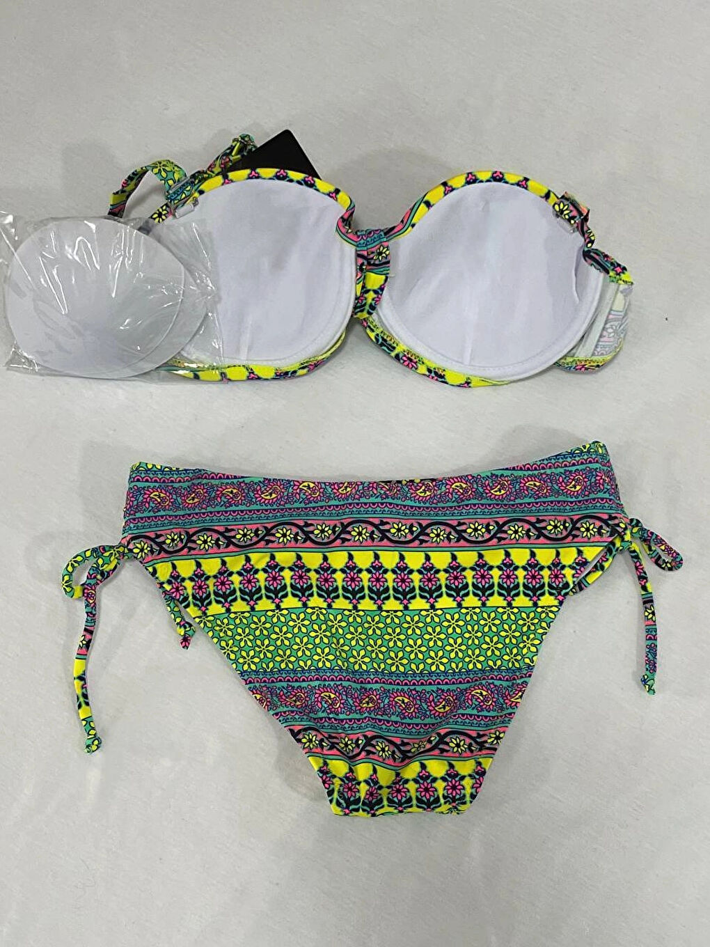 Kadın Yeşil Çok Renkli Etnik Desen Atarlı Bikini Takımı HZL25S-LC8004-3