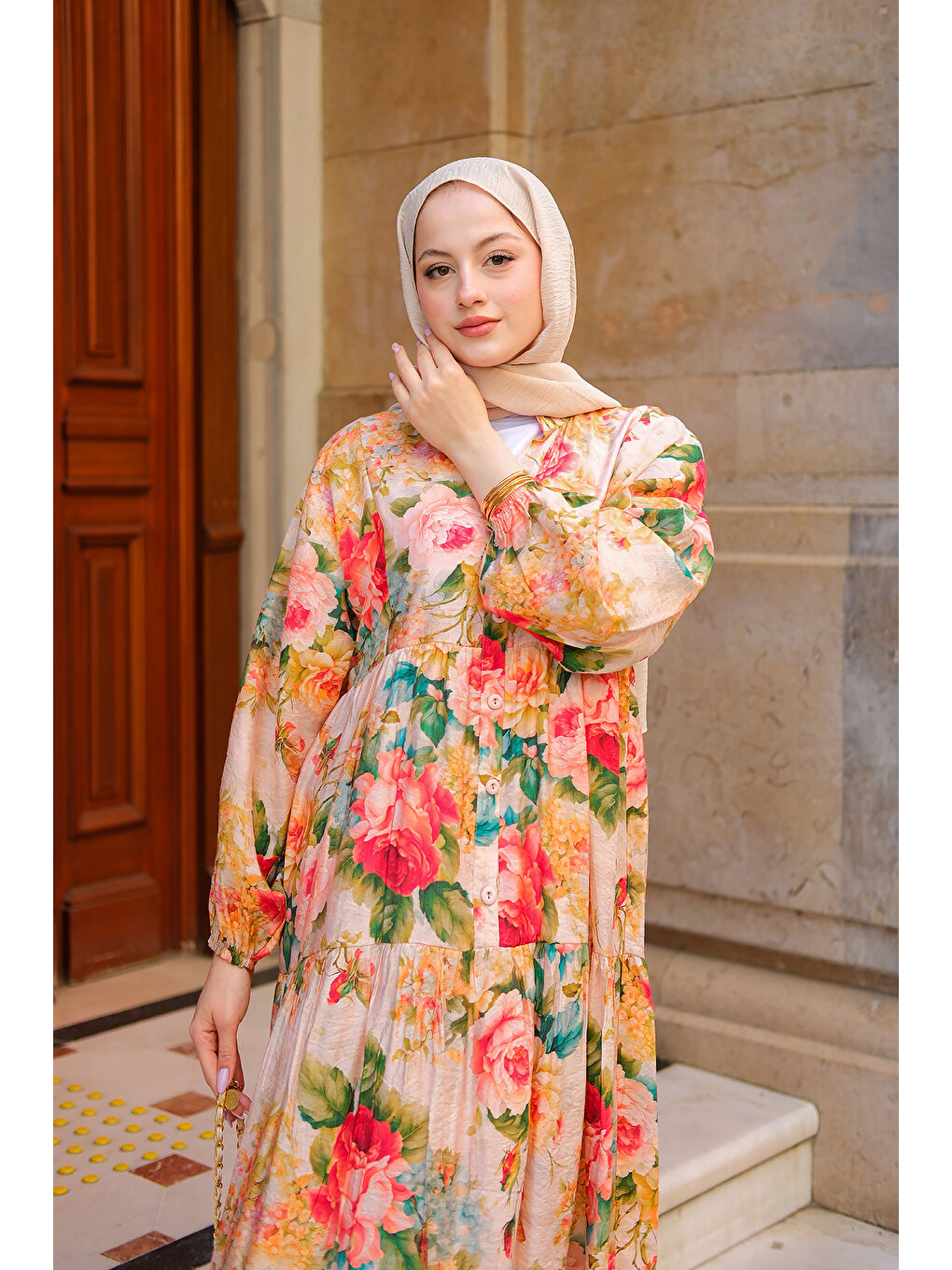 Kırmızı Kadın Gül Desenli Elbise Nar Çiçeği-1