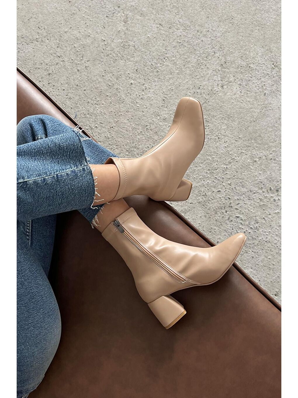 Bej Lucas Kadın Küt Kalıp Deri Bot Ten-1