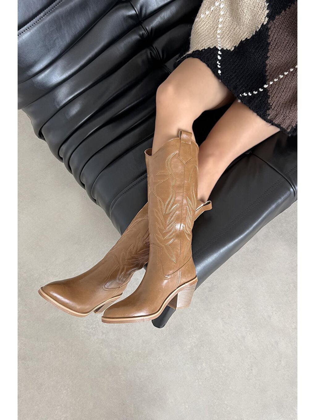 Kahverengi Ruby Kadın Nakış Detay Kırışık Deri Çizme Camel-2