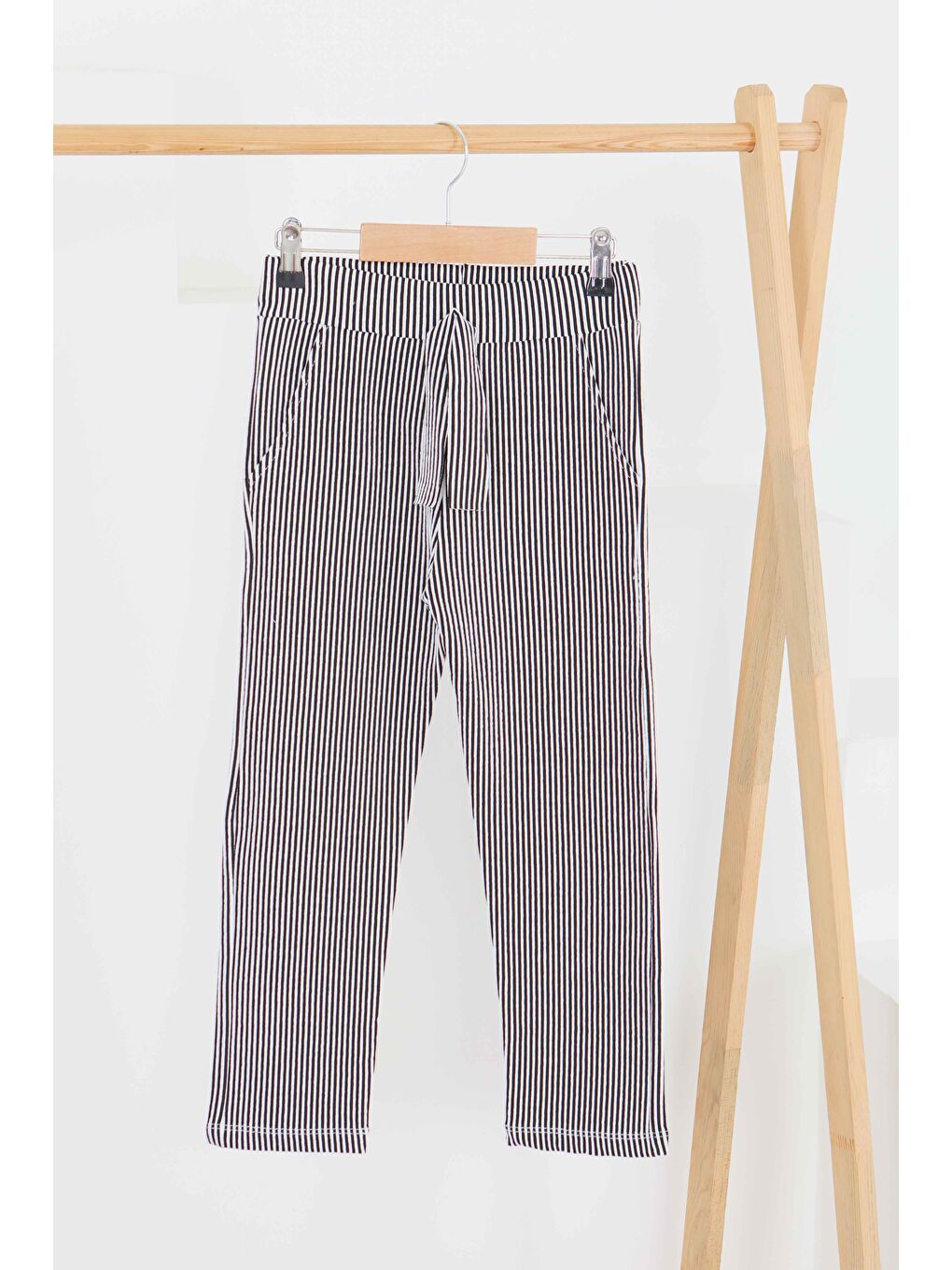 Kız Çocuk Siyah Çizgili Cepli Pantolon - 27450