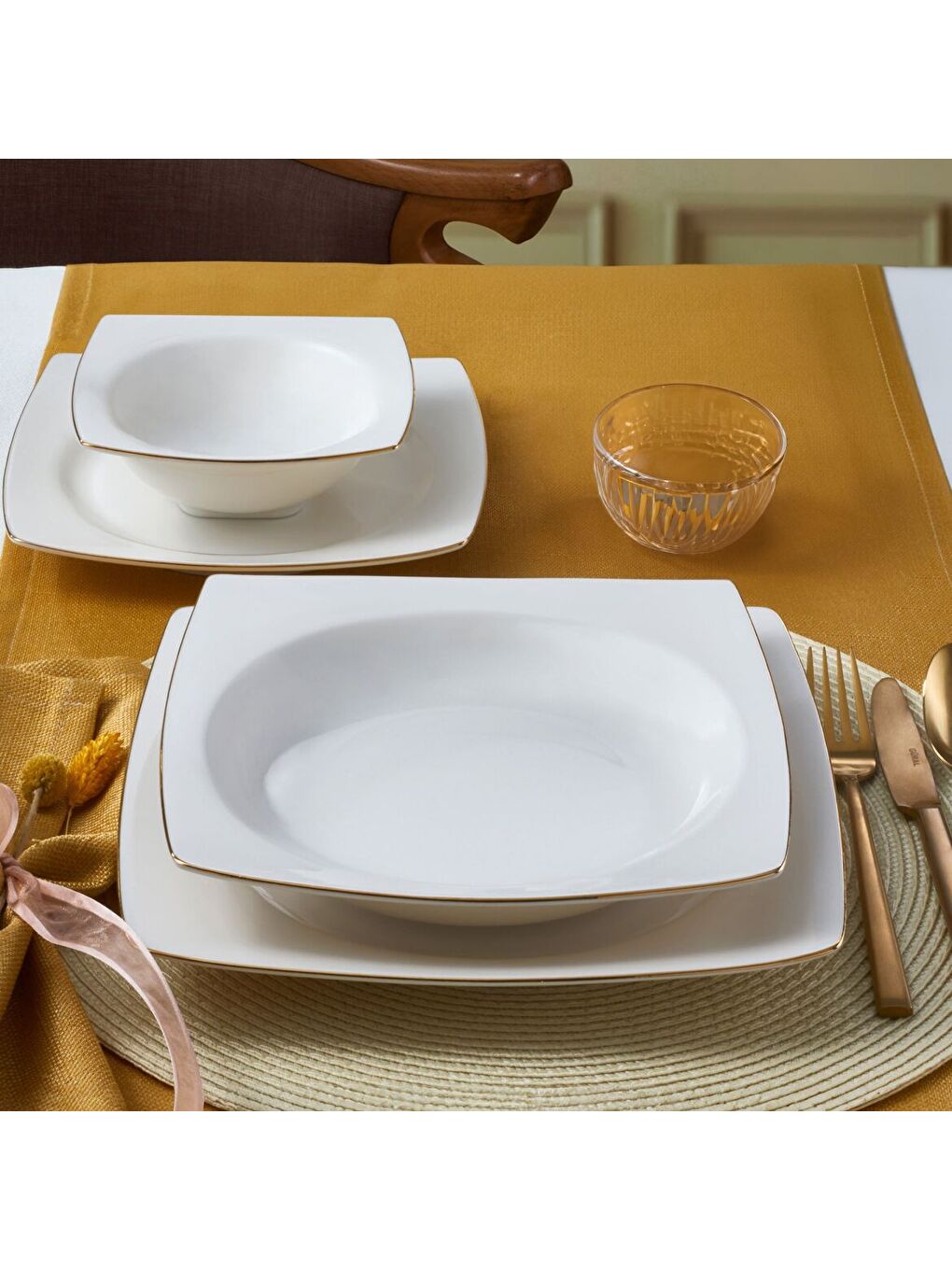 Ekru Caroline 16 Parça 4 Kişilik Kare Bone Yemek Takımı Altın