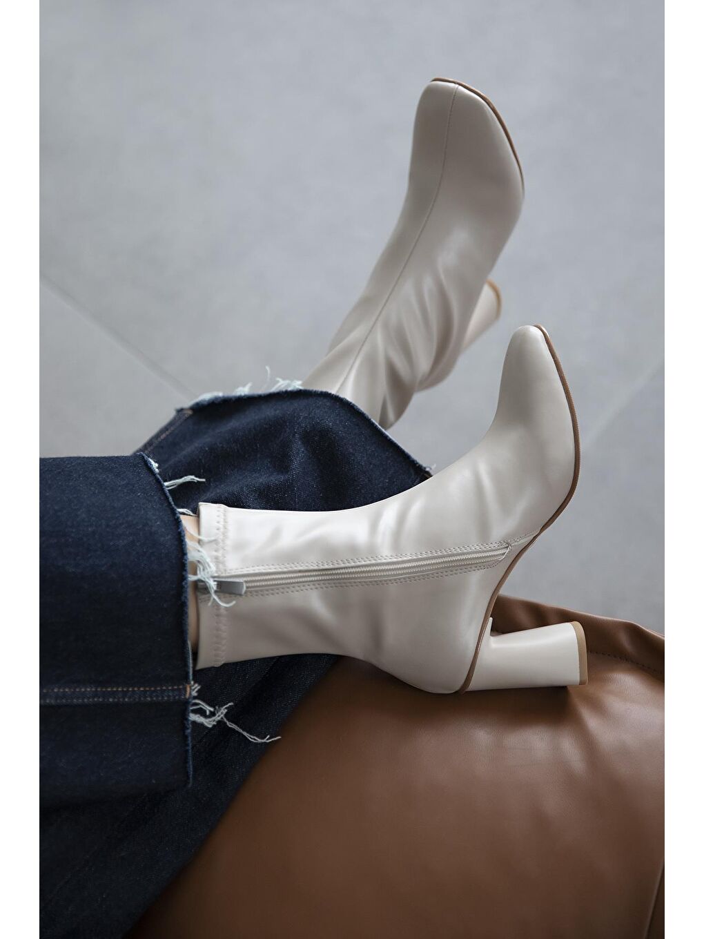 Beck  Kadın  Küt Kalıp Streç Deri Bot Bej-3